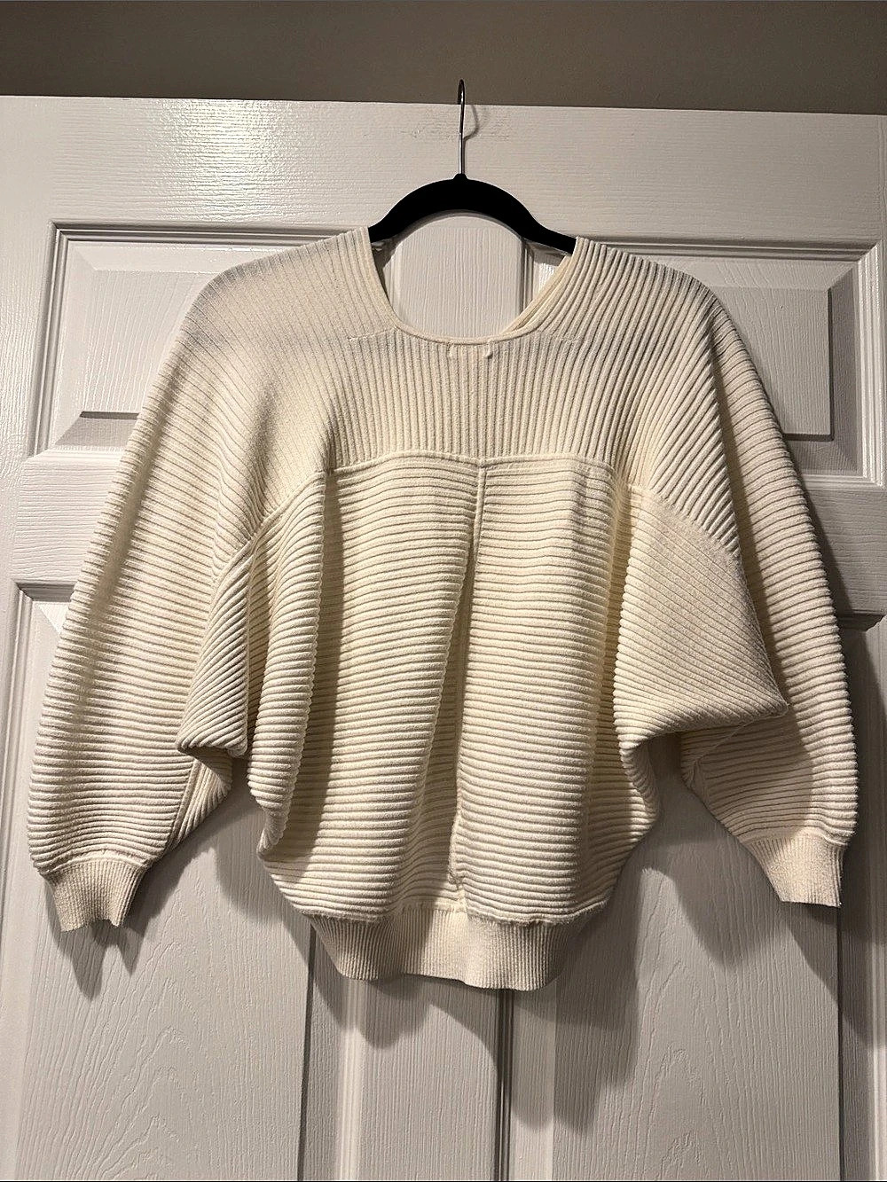 Minnie Rose Ribbed V Neck Dome sleeve Sweater in Cream Size Small